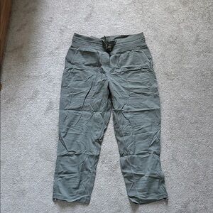 Lululemon Dance Studio Cropped pant in light Olive Green (size 8)